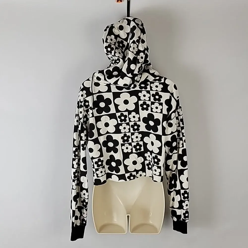 Wild Fable Long Sleeve Crop Hoodie, Black/White, Size M, NWT - Picture 3 of 8